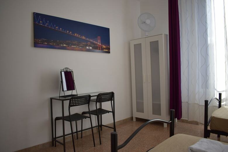 Hostal Bar Dell'artista Hostel