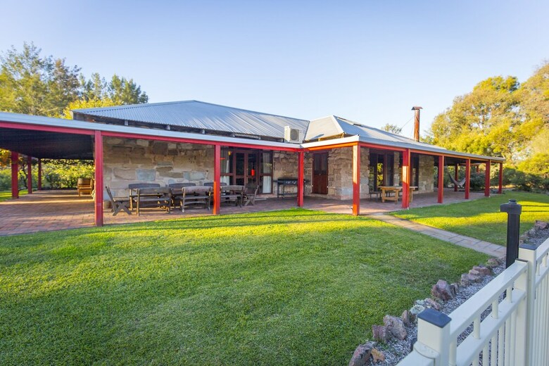 Monkey Place Country House