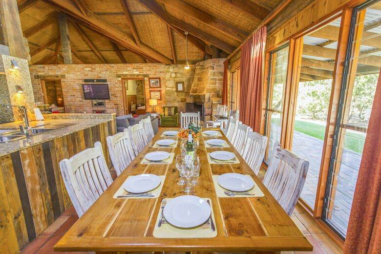 Monkey Place Country House