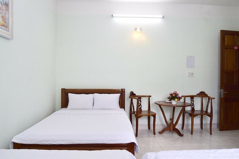 Hotel Khach San Huong Giang