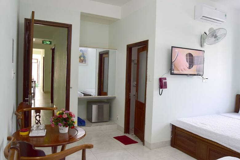 Hotel Khach San Huong Giang