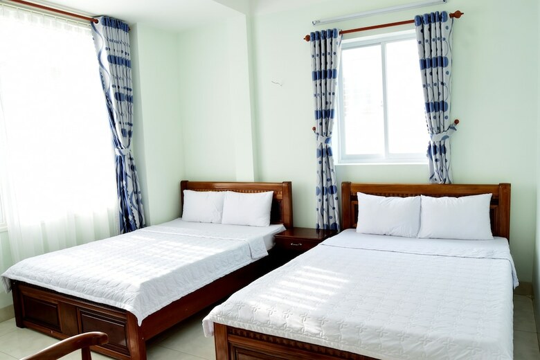 Hotel Khach San Huong Giang