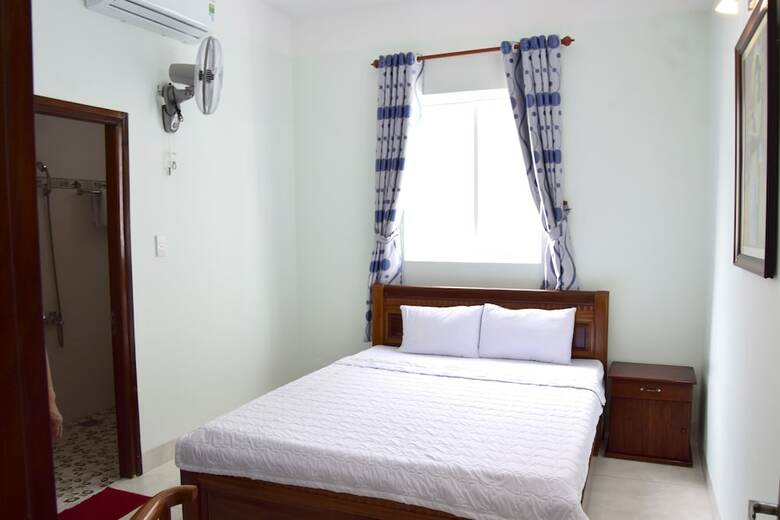 Hotel Khach San Huong Giang