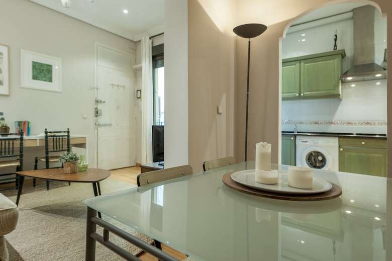 Apartamento Palacio Real IV