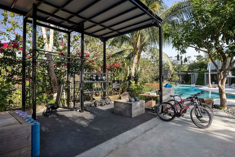 Hotel X2 Bali Breakers Resort