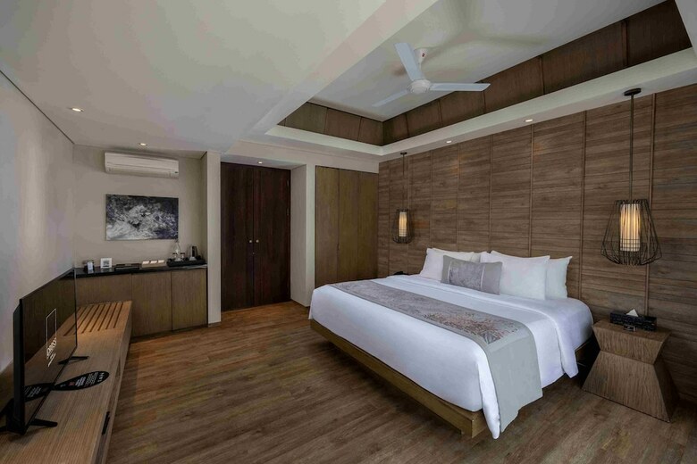 Hotel X2 Bali Breakers Resort