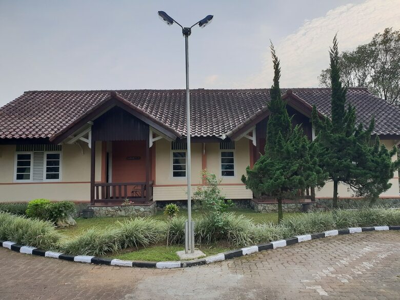 Bed & Breakfast Cisarua Indah Cottage