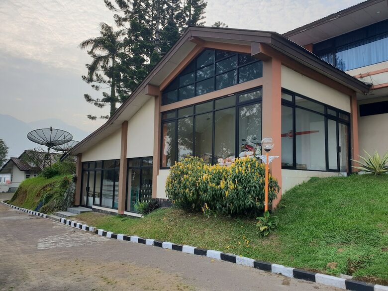 Bed & Breakfast Cisarua Indah Cottage