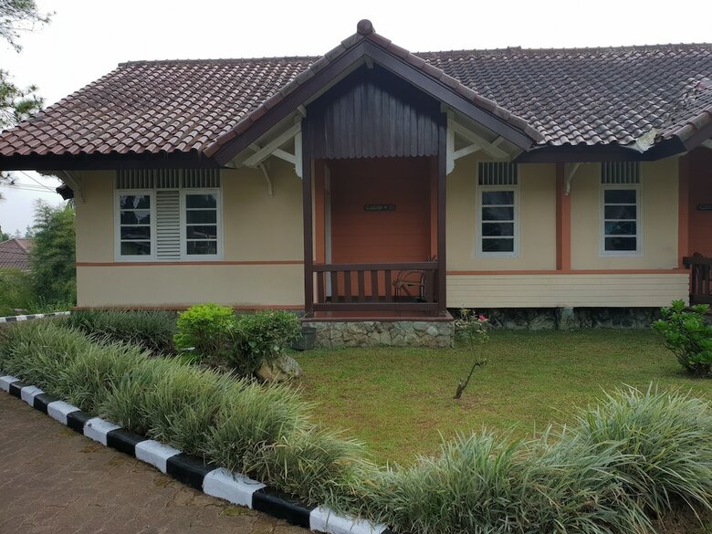Bed & Breakfast Cisarua Indah Cottage