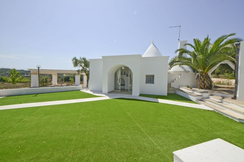 Villa, Trulli E Piscina Nel Cuore Della Valle D'itria