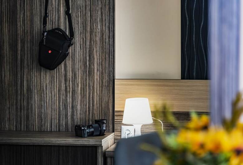 City Hotel