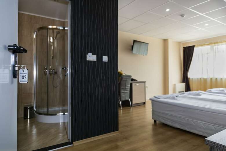 City Hotel