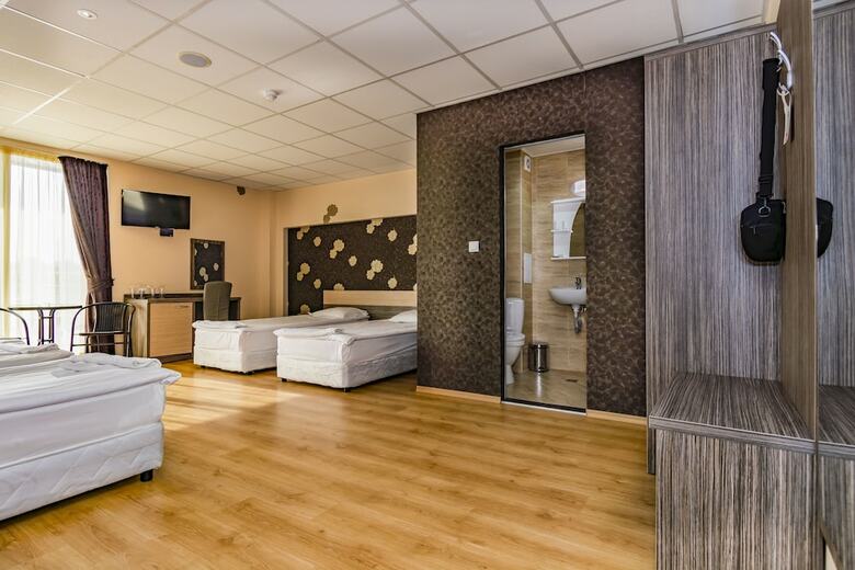 City Hotel