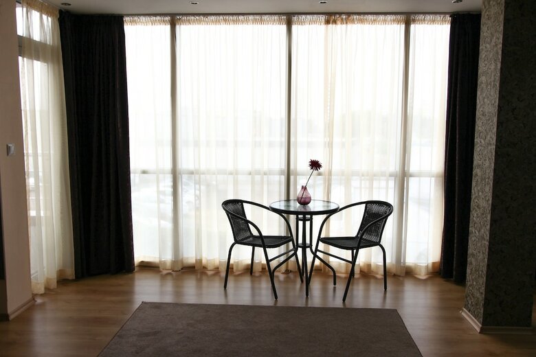 City Hotel