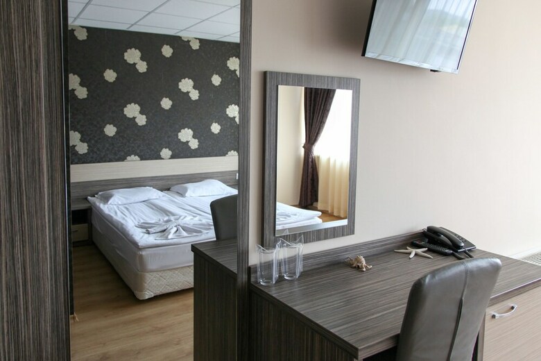 City Hotel