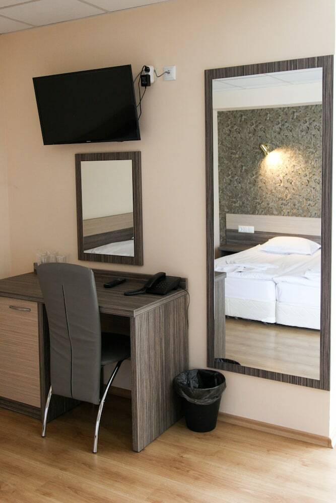 City Hotel