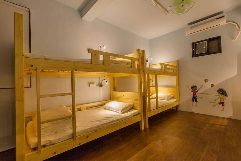 Hostal Goldenhouse Hostel