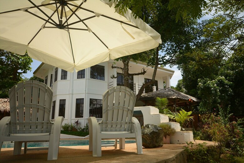 Hilltop Pool And Villa