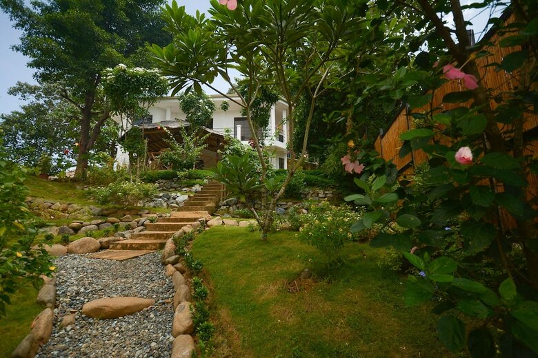 Hilltop Pool And Villa