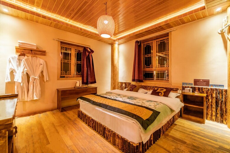 Hostal Home Away From Home