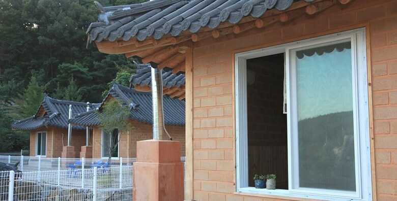 Pension Sanasa Red Clay House