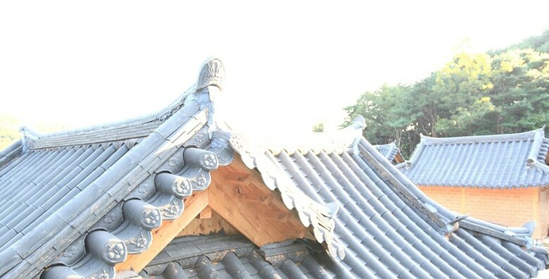 Pension Sanasa Red Clay House