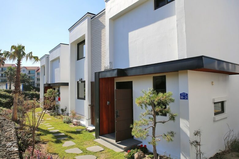 Pension Aewol Bada Town House