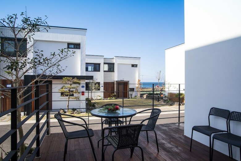 Pension Aewol Bada Town House