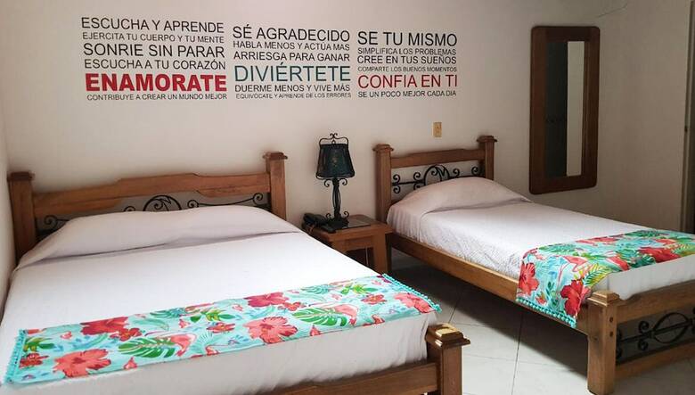 Hostal Hotel Casa Malibu - Hostel