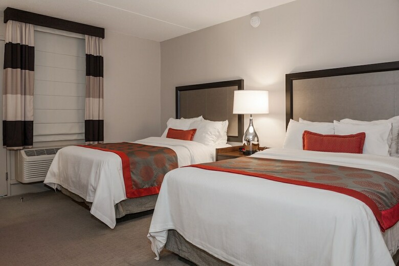 Hotel Ramada By Wyndham Boston