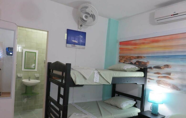 Hostal Tur�stico Colors Of The Sea