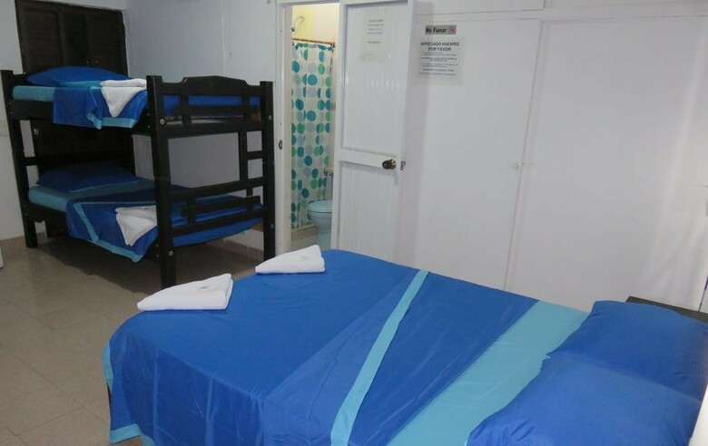 Hostal Tur�stico Colors Of The Sea