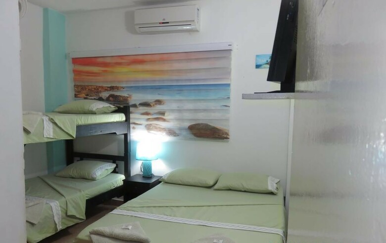 Hostal Tur�stico Colors Of The Sea