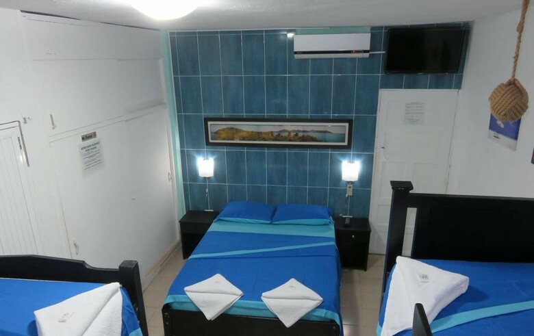 Hostal Tur�stico Colors Of The Sea