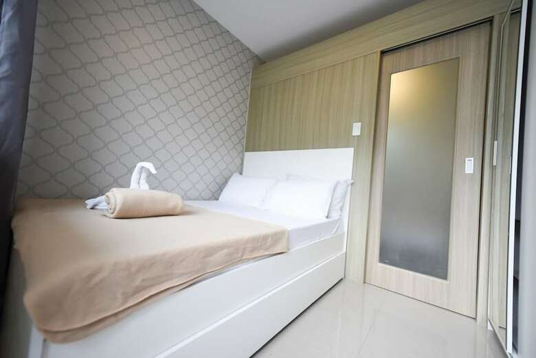 Usp Suites At Shore Residences