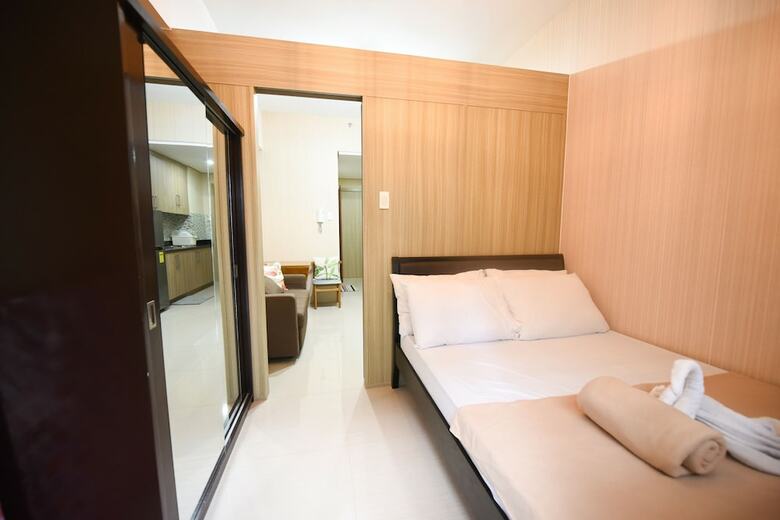 Usp Suites At Shore Residences