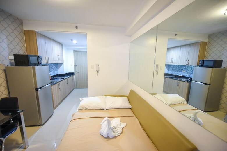 Usp Suites At Shore Residences