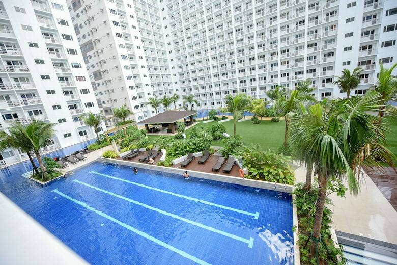 Usp Suites At Shore Residences