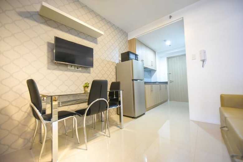 Usp Suites At Shore Residences