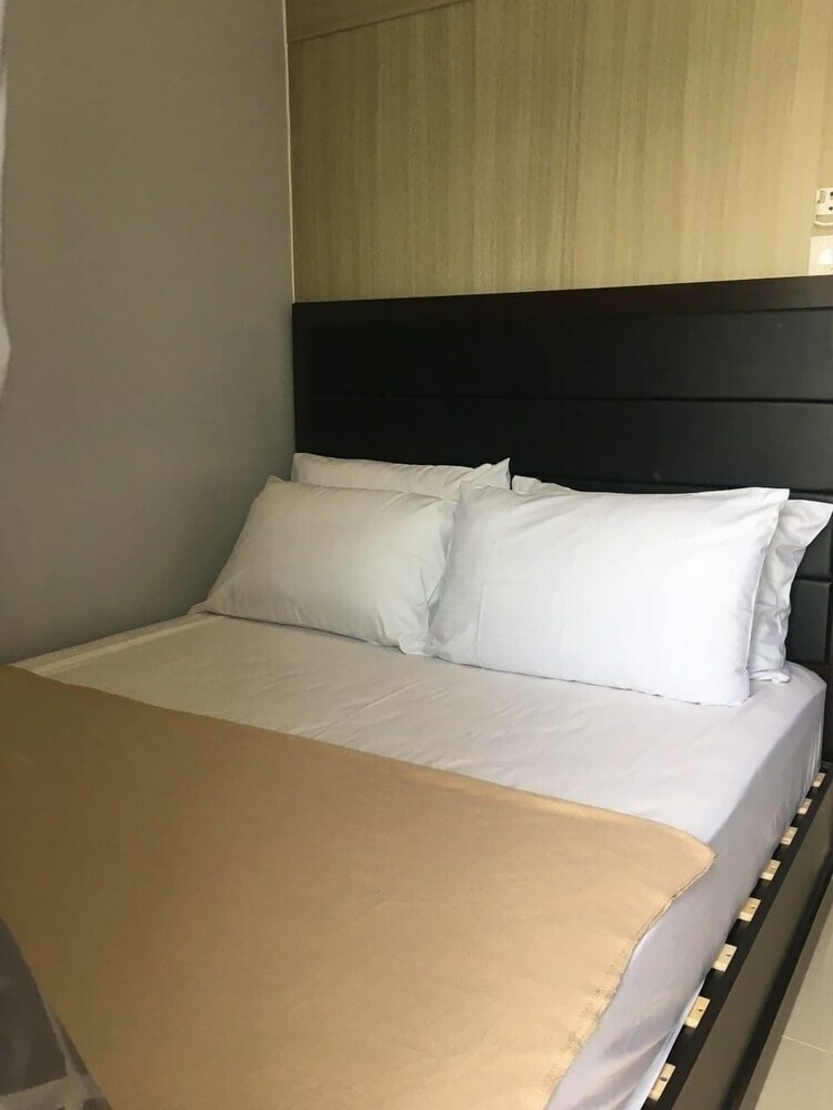 Usp Suites At Shore Residences