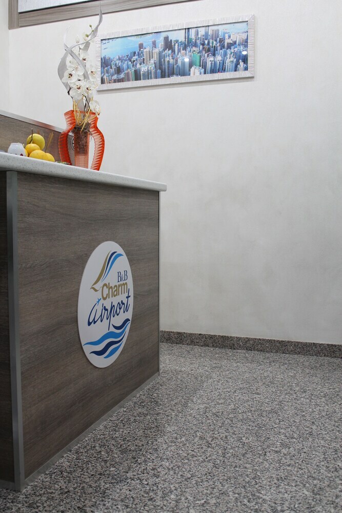 Bed & Breakfast Charm Airport