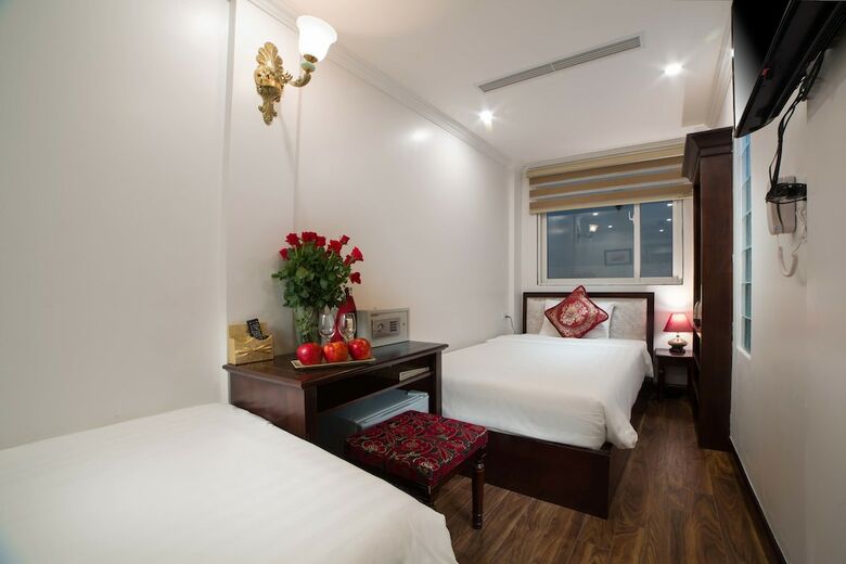 Golden Sail Hotel