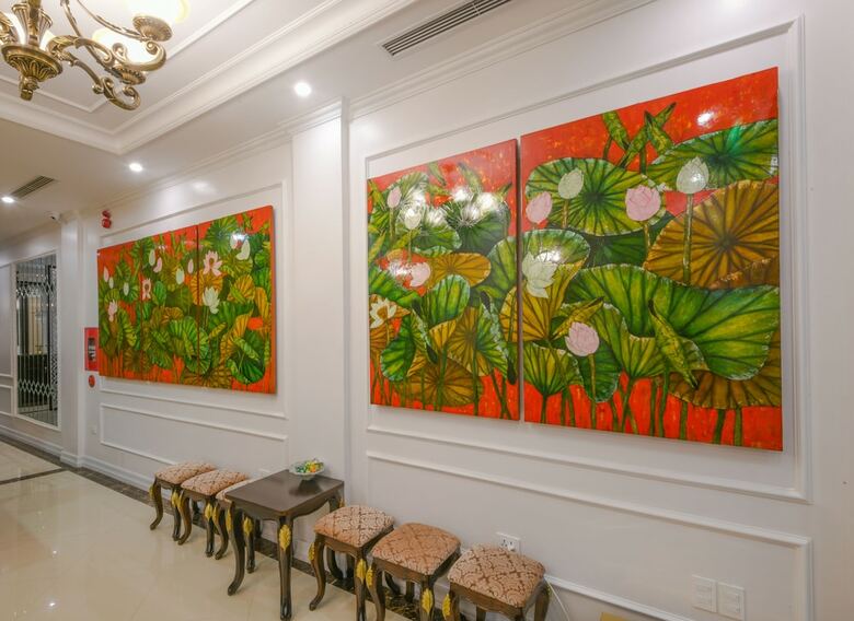 Golden Sail Hotel