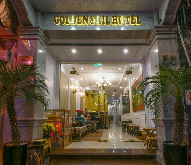Golden Sail Hotel