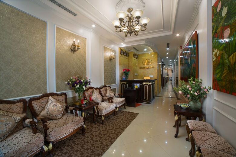 Golden Sail Hotel