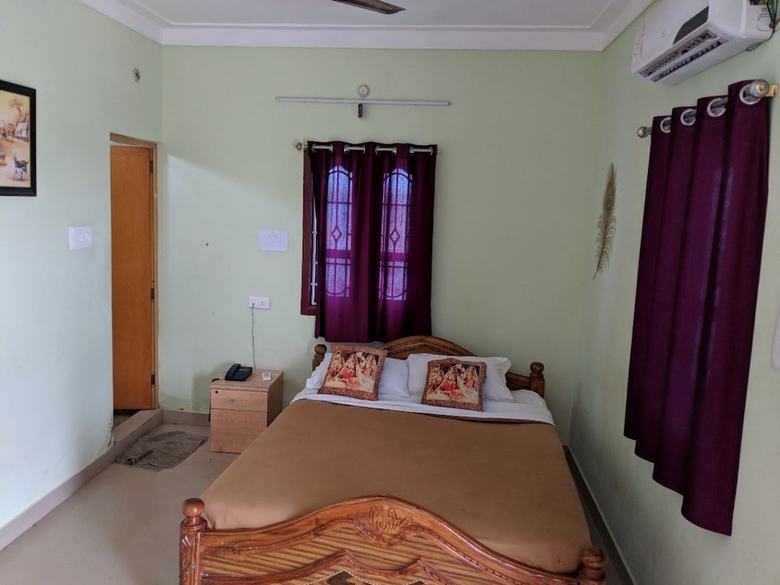 Hotel Kanish Home Stay