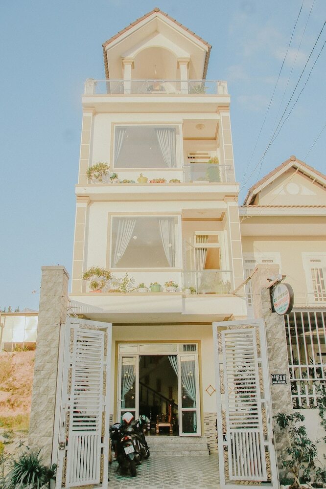 Hotel Pham Hung House