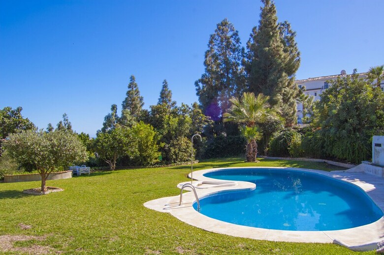 Spacious 2 Bed Apartment In Calahonda