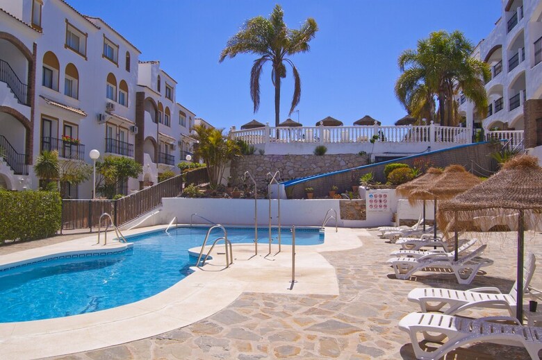 Spacious 2 Bed Apartment In Calahonda