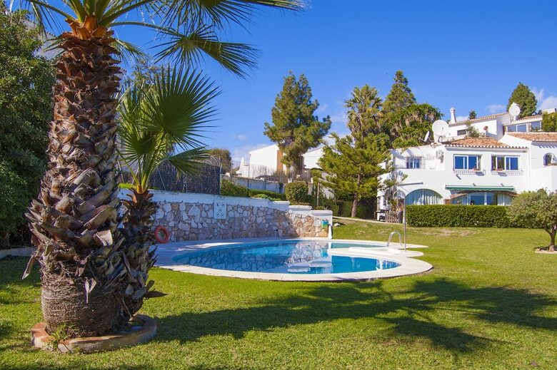 Spacious 2 Bed Apartment In Calahonda
